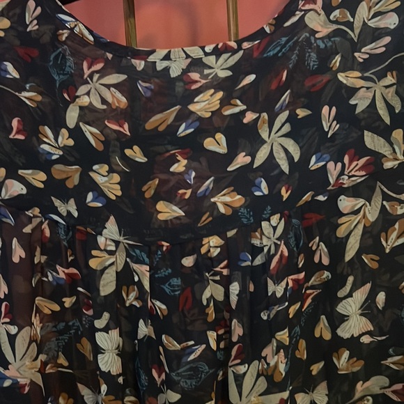 Wren & Willa Butterfly Botanical Blouse Large - Picture 10 of 13